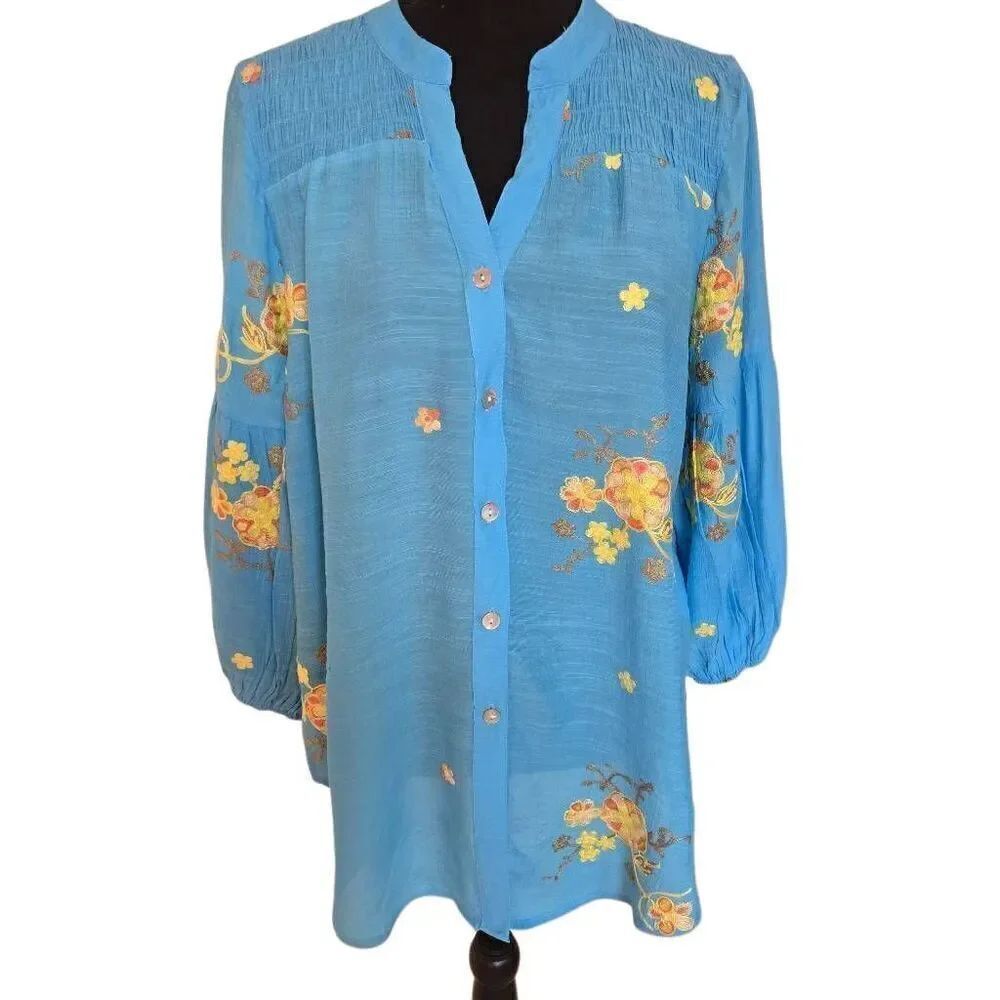 Figueroa & Flower Blue Floral Embroidery Button Front Blouse Medium